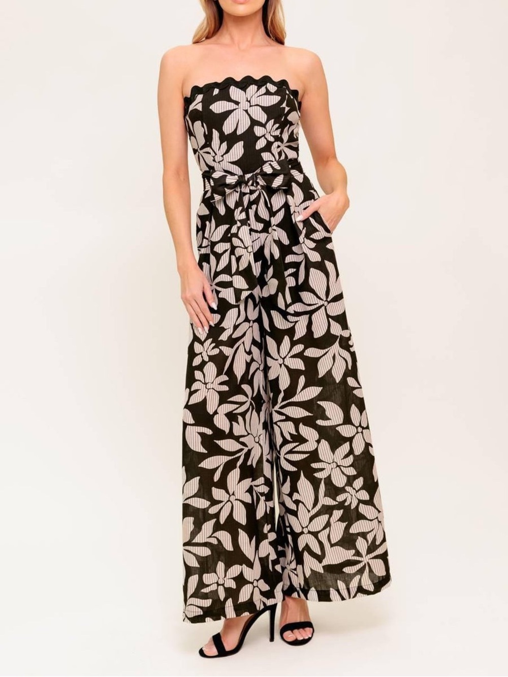 Flying Tomato Dreamy Elegance Floral Strapless Jumpsuit – Size M